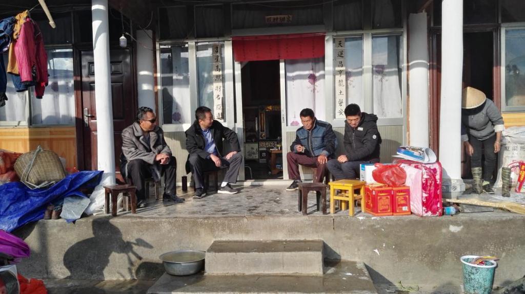 园区主任 杨雁斌 走访慰问羊邑象山1组 王伟中户